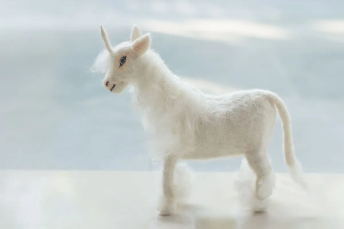 De Kulture Handmade Premium Wool Felt Unicorn Eco Friendly Needle Felted Christmas Xmas Tree Decoration Stuffed Ornament for Home Office Party Holiday Décor, 7.5x2.5x8 (LWH) Inches